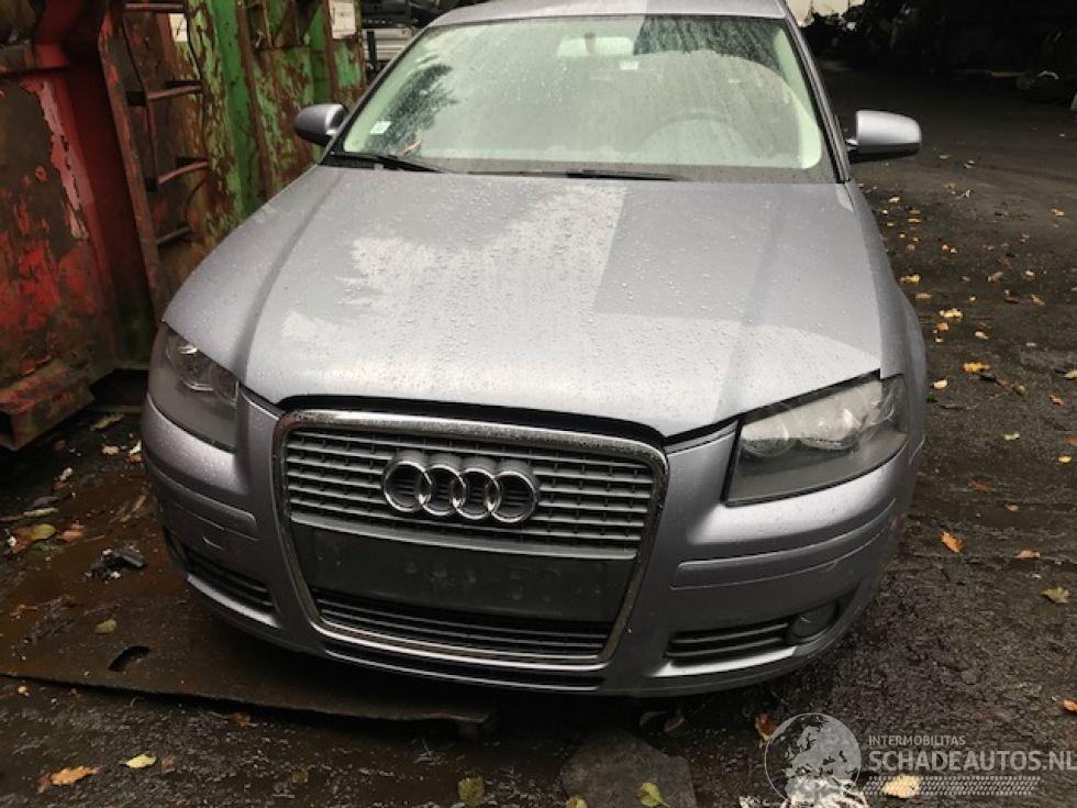 Audi A3 1600cc - benzine - 6vit