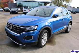 damaged passenger cars Volkswagen T-Roc STYLE 2018/10