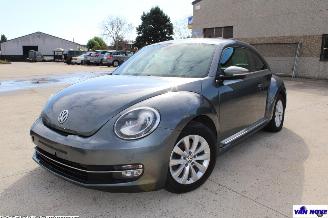 krockskadad bil auto Volkswagen Beetle DESIGN 2015/6