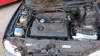 Volkswagen Golf 2002 1.6 16v AZD bak ERT Grijs LC7V onderdelen picture 7