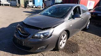 demontáž osobní automobily Opel Astra J 2011 1.4 16v.T A14NET Grijs Z177 onderdelen 2011/6