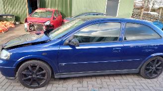 Opel Astra 2003 1.6 16v Z16XE Blauw Z21B onderdelen picture 2