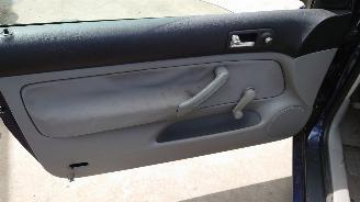 Volkswagen Golf 2000 1.6 16v AUS bak ERT Blauw LB5N onderdelen picture 13