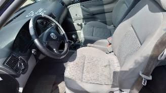 Volkswagen Golf 2000 1.6 16v AUS bak ERT Blauw LB5N onderdelen picture 14