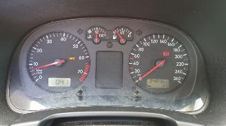 Volkswagen Golf 2000 1.6 16v AUS bak ERT Blauw LB5N onderdelen picture 15