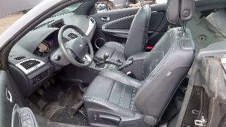 Renault Mégane CC 3 2010 1.4 TCe H4J Zwart NV676 onderdelen picture 27
