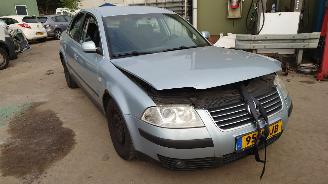 Volkswagen Passat B5 2002 1.9 TDI AWX FHN blauw LB5S onderdelen picture 9