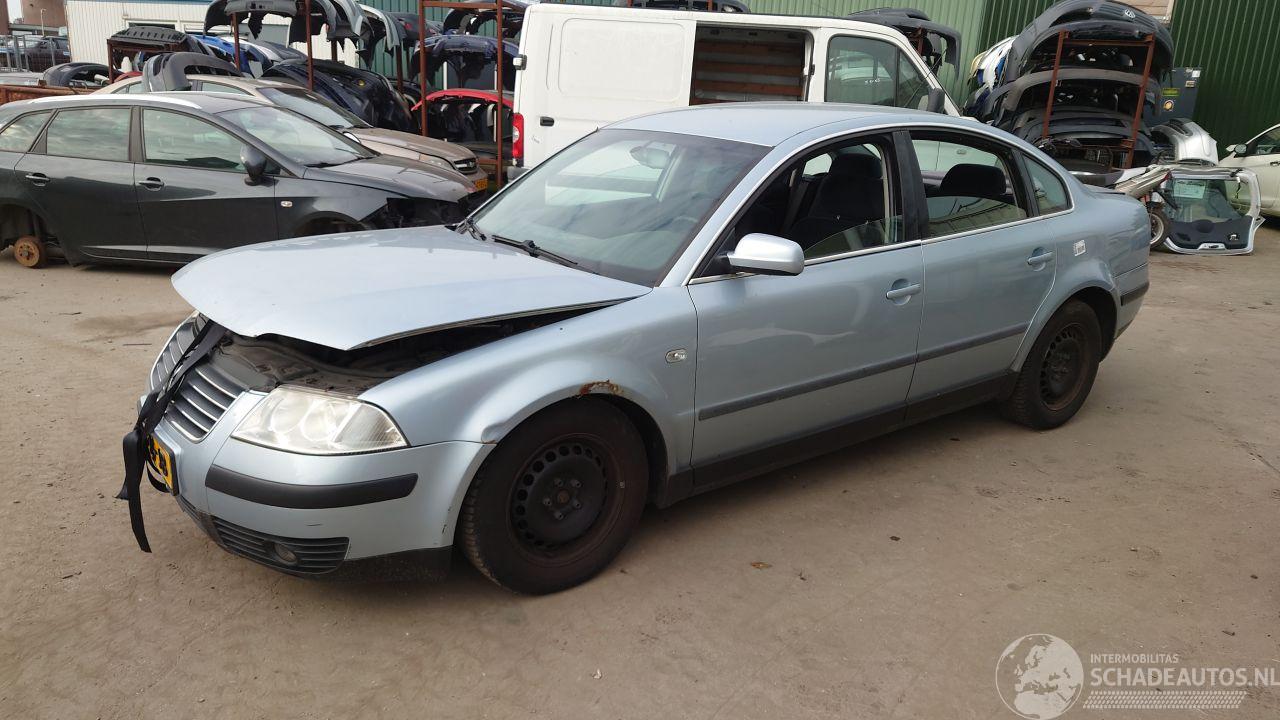 Volkswagen Passat B5 2002 1.9 TDI AWX FHN blauw LB5S onderdelen