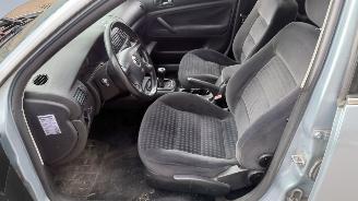 Volkswagen Passat B5 2002 1.9 TDI AWX FHN blauw LB5S onderdelen picture 13