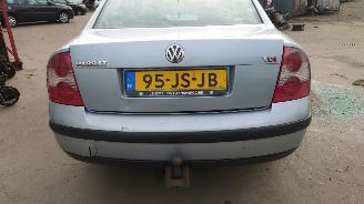 Volkswagen Passat B5 2002 1.9 TDI AWX FHN blauw LB5S onderdelen picture 5