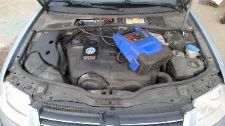Volkswagen Passat B5 2002 1.9 TDI AWX FHN blauw LB5S onderdelen picture 11