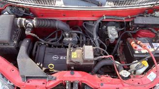 Opel Agila 2001 1.2 16v Z12XE rood Y547 onderdelen picture 9