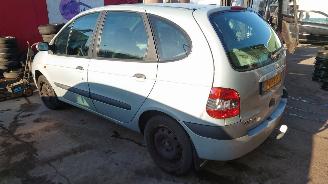 Renault Mégane Scénic 2000 1.6 16v K4M Zilver MV632 onderdelen picture 3