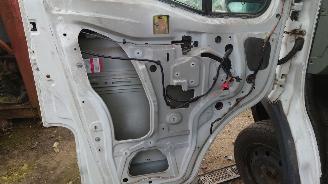 Nissan Interstar 2006 2.5 DCI G9u Wit O389 onderdelen picture 9