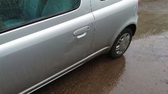 Toyota Yaris 1999 1.0 16v 1SZFE Zilver 199 onderdelen picture 2