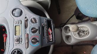 Toyota Yaris 1999 1.0 16v 1SZFE Zilver 199 onderdelen picture 13