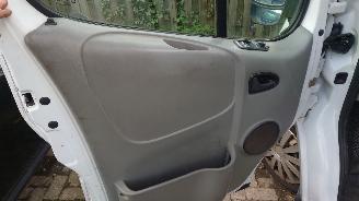 Opel Vivaro 2002 1.9 Di F9Q M77 Wit onderdelen picture 10