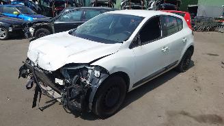 uszkodzony samochody osobowe Renault Mégane 3 2009 1.6 16v K4M JH3183 Wit OV369 onderdelen 2009/2