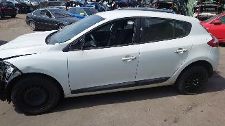 Renault Mégane 3 2009 1.6 16v K4M JH3183 Wit OV369 onderdelen picture 2
