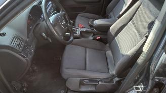 Audi A4 2003 2.0 FSI AWA GBN Grijs LX7Z onderdelen picture 12