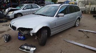 Salvage car BMW 3-serie E46 2002 320 226S1 Grijs 354 onderdelen 2002/8