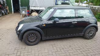 Mini One 2003 1.6 16v W10B16A Zwart 668 onderdelen picture 2