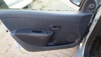 Renault Clio 2008 1.2 16v D4F Zilver TED69 onderdelen picture 12
