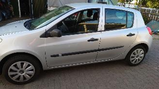 Renault Clio 2008 1.2 16v D4F Zilver TED69 onderdelen picture 2