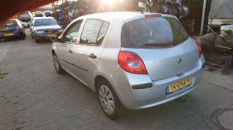Renault Clio 2008 1.2 16v D4F Zilver TED69 onderdelen picture 3