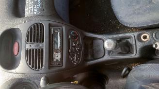 Peugeot 206 2002 1.4 KFW grijs EYLC onderdelen picture 12