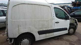 Peugeot Partner 2012 1.6 HDI 9HN Wit EWP onderdelen picture 5