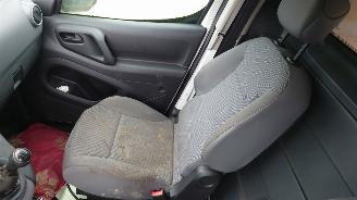 Peugeot Partner 2012 1.6 HDI 9HN Wit EWP onderdelen picture 12