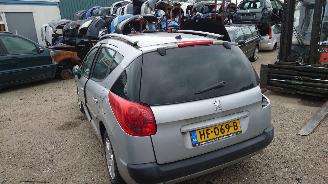 Peugeot 207 2009 1.4 VTI 8FS Zilver EZR onderdelen picture 3