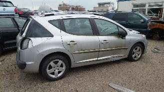 Peugeot 207 2009 1.4 VTI 8FS Zilver EZR onderdelen picture 5