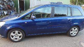 Opel Zafira 2007 1.9 CDTI Z19DT Blauw Z21B onderdelen picture 2