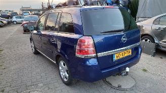 Opel Zafira 2007 1.9 CDTI Z19DT Blauw Z21B onderdelen picture 3