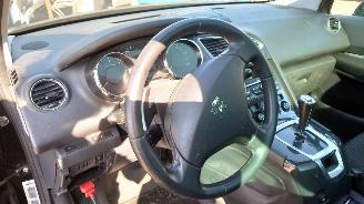 Peugeot 5008 2010 1.6 HDI 9HZ Zwart KTVD onderdelen picture 20