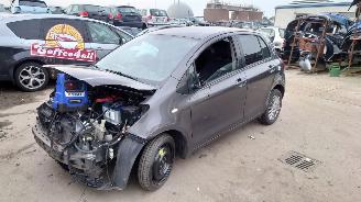 demontáž osobní automobily Toyota Yaris 2009 1.3 16v 1NRFE Grijs 1G3 Grijs onderdelen 2009/1