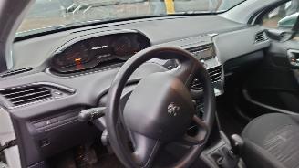 Peugeot 208 2014 1.0 12v Vti ZM01 Wit EWP onderdelen picture 15