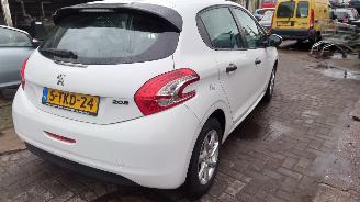 Peugeot 208 2014 1.0 12v Vti ZM01 Wit EWP onderdelen picture 6