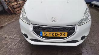 Peugeot 208 2014 1.0 12v Vti ZM01 Wit EWP onderdelen picture 9