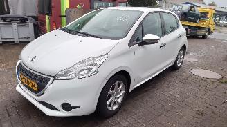 Unfallwagen Peugeot 208 2014 1.0 12v Vti ZM01 Wit EWP onderdelen 2014/2