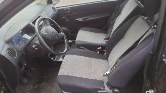 Daihatsu Cuore 2006 1.0 12v EJVE Zwart X05 onderdelen picture 10