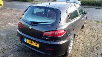 Alfa Romeo 147 2005 1.6 16v AR37203 Zwart 846/A onderdelen picture 7