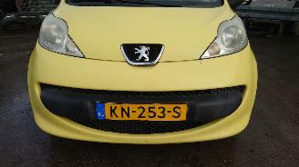 Peugeot 107 2007 1.0 12v 1KRFE Geel KBL onderdelen picture 7