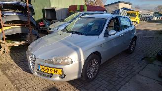 rozbiórka samochody osobowe Alfa Romeo 147 2007 2.0 16v AR32310 Zilver 565/A onderdelen 2007/9