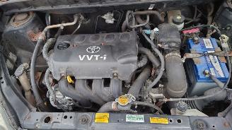 Toyota Yaris-verso 2001 1.5 16v 1NZFE Zwart 209 onderdelen picture 9