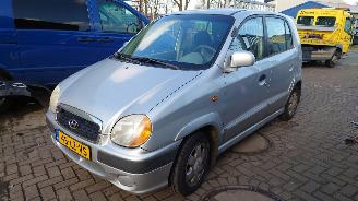 Salvage car Hyundai Atos 2003 1.0 12v G4HC Grijs XS onderdelen 2003/9