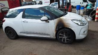 Citroën DS3 2013 1.2 12v HMZ Wit EWP onderdelen picture 9