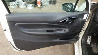 Citroën DS3 2013 1.2 12v HMZ Wit EWP onderdelen picture 16